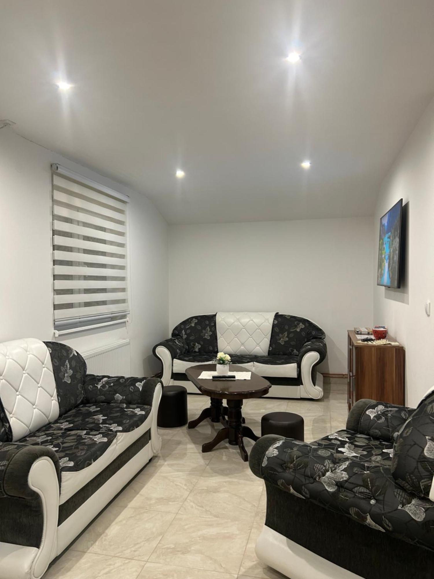 Apartman Diamond Lux Surčin Extérieur photo