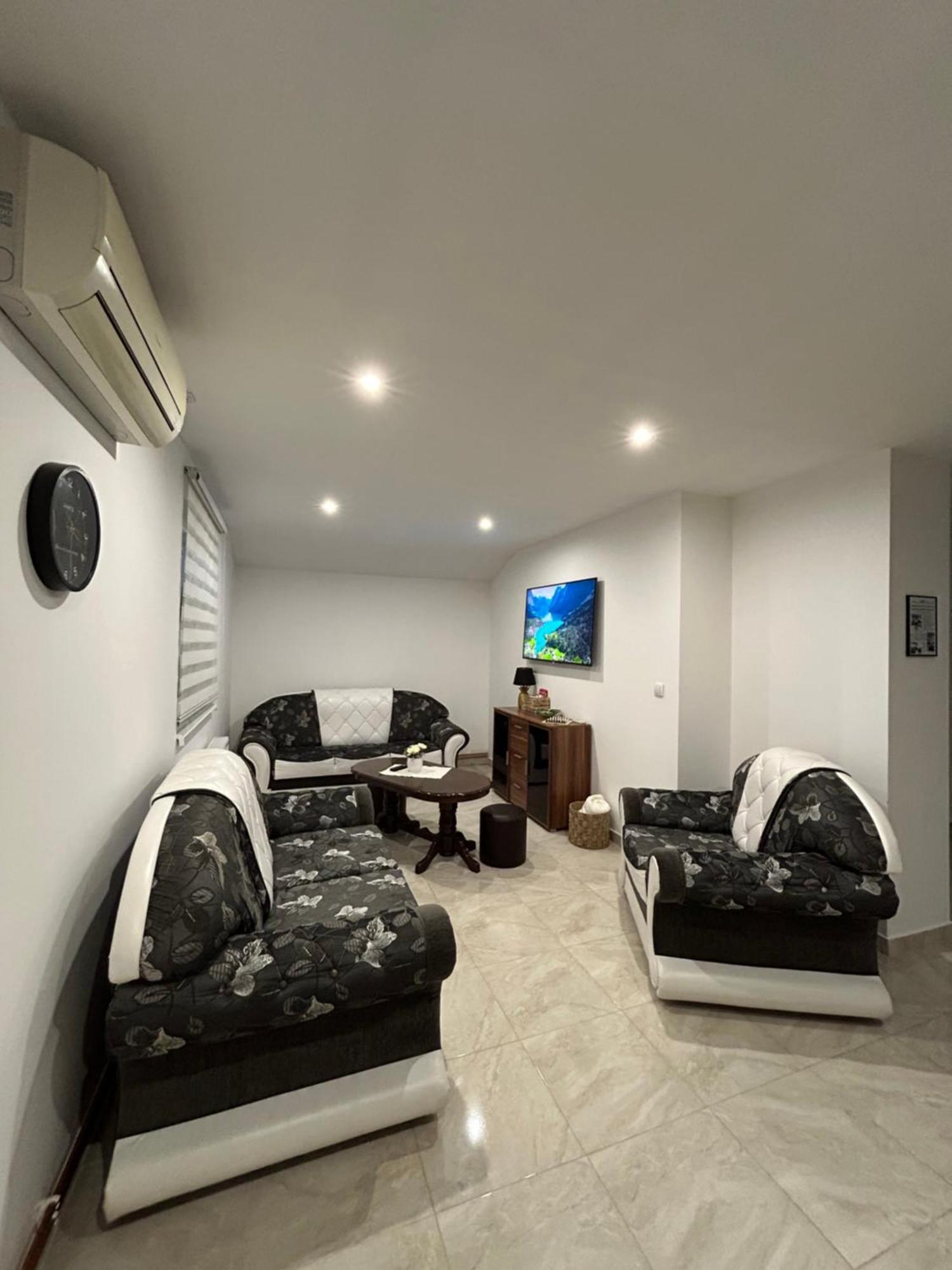 Apartman Diamond Lux Surčin Extérieur photo